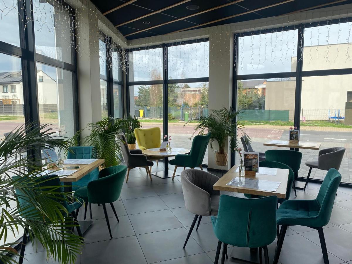 1 Tyskie Apartamenty Z Ogrodkiem Tychy Luaran gambar
