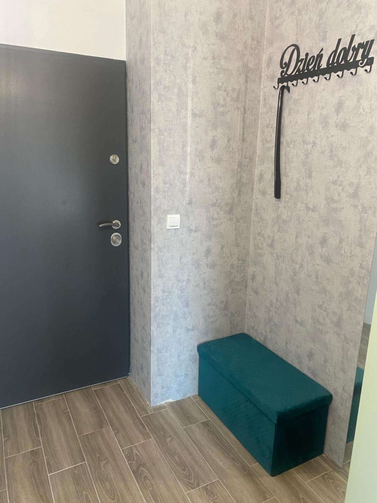 1 Tyskie Apartamenty Z Ogrodkiem Tychy Luaran gambar